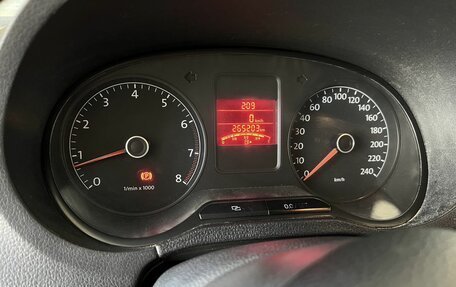 Volkswagen Polo VI (EU Market), 2011 год, 500 000 рублей, 9 фотография