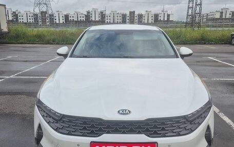 KIA K5, 2021 год, 1 540 000 рублей, 2 фотография