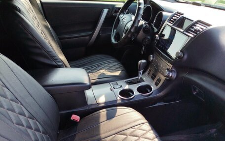 Toyota Highlander III, 2013 год, 2 200 000 рублей, 9 фотография