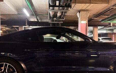 Ford Mustang VI рестайлинг, 2018 год, 2 650 000 рублей, 7 фотография