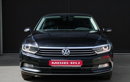 Volkswagen Passat B8 рестайлинг, 2015 год, 1 800 000 рублей, 3 фотография