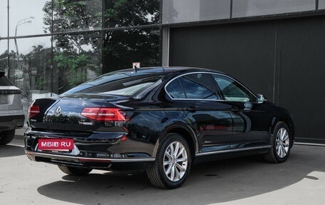 Volkswagen Passat B8 рестайлинг, 2015 год, 1 800 000 рублей, 6 фотография