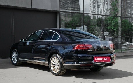 Volkswagen Passat B8 рестайлинг, 2015 год, 1 800 000 рублей, 8 фотография