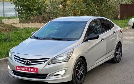 Hyundai Solaris II рестайлинг, 2014 год, 850 000 рублей, 3 фотография