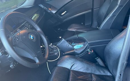 BMW 5 серия, 2004 год, 820 000 рублей, 14 фотография