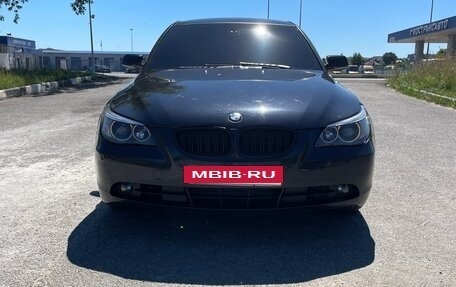 BMW 5 серия, 2004 год, 820 000 рублей, 8 фотография
