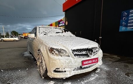 Mercedes-Benz C-Класс, 2010 год, 1 100 000 рублей, 1 фотография