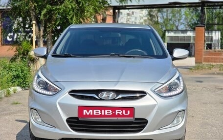 Hyundai Solaris II рестайлинг, 2013 год, 890 000 рублей, 2 фотография