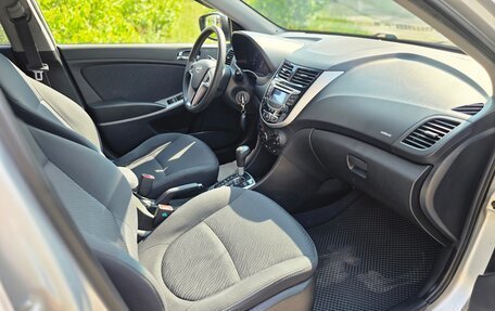 Hyundai Solaris II рестайлинг, 2013 год, 890 000 рублей, 17 фотография