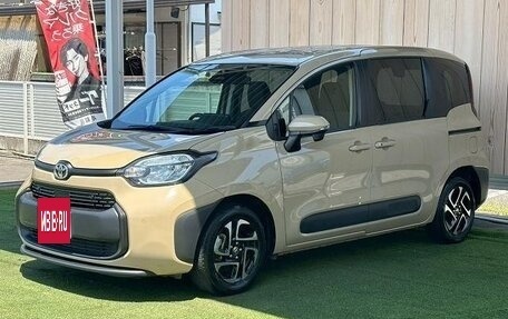 Toyota Sienta, 2023 год, 930 000 рублей, 3 фотография