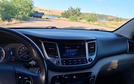 Hyundai Tucson III, 2017 год, 1 900 000 рублей, 10 фотография