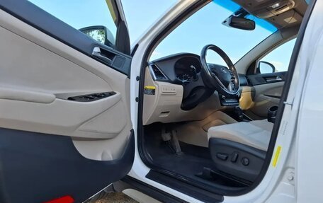 Hyundai Tucson III, 2017 год, 1 900 000 рублей, 13 фотография