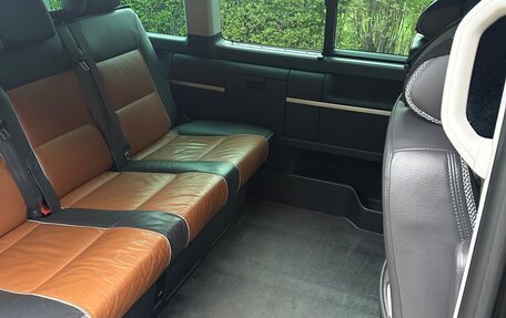 Volkswagen Multivan T5, 2011 год, 2 500 000 рублей, 13 фотография