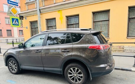 Toyota RAV4, 2019 год, 2 400 000 рублей, 6 фотография
