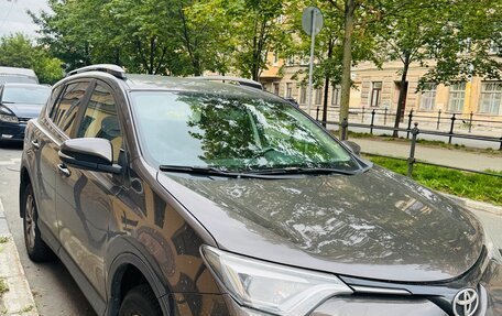 Toyota RAV4, 2019 год, 2 400 000 рублей, 3 фотография