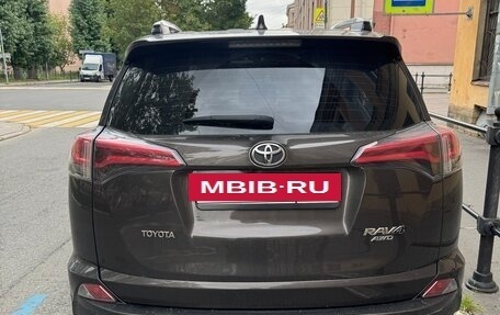 Toyota RAV4, 2019 год, 2 400 000 рублей, 5 фотография