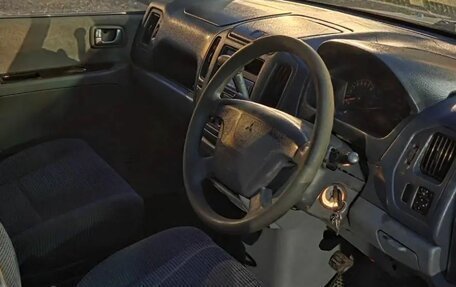 Mitsubishi Dion I рестайлинг, 2002 год, 300 000 рублей, 8 фотография