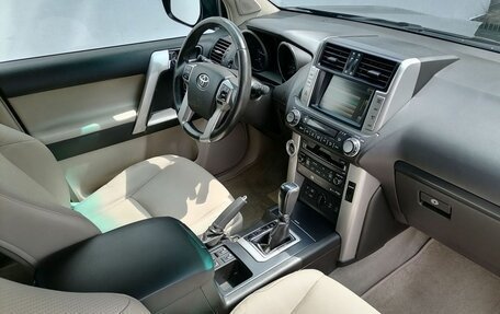 Toyota Land Cruiser Prado 150 рестайлинг 2, 2010 год, 2 630 000 рублей, 9 фотография