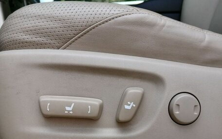 Toyota Land Cruiser Prado 150 рестайлинг 2, 2010 год, 2 630 000 рублей, 14 фотография