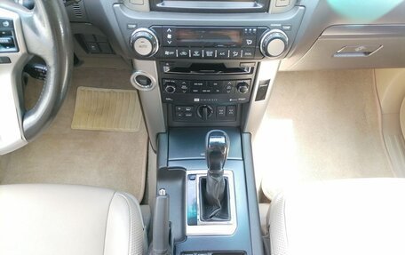 Toyota Land Cruiser Prado 150 рестайлинг 2, 2010 год, 2 630 000 рублей, 18 фотография