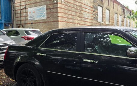 Chrysler 300C II, 2006 год, 650 000 рублей, 10 фотография