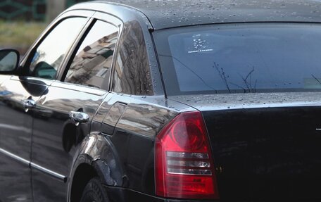 Chrysler 300C II, 2006 год, 650 000 рублей, 18 фотография