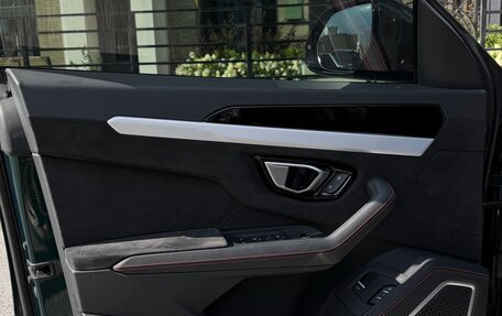 Lamborghini Urus I, 2023 год, 30 900 000 рублей, 17 фотография