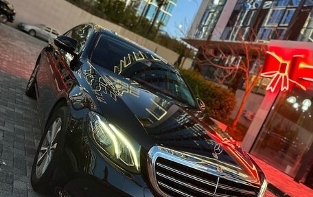 Mercedes-Benz E-Класс, 2020 год, 2 450 000 рублей, 7 фотография
