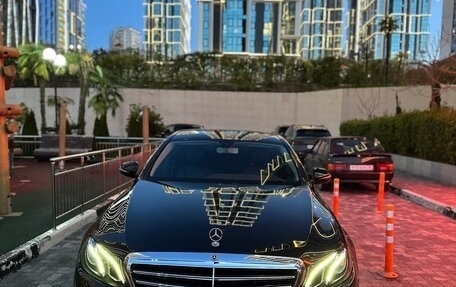 Mercedes-Benz E-Класс, 2020 год, 2 450 000 рублей, 3 фотография
