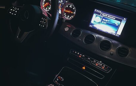 Mercedes-Benz E-Класс, 2020 год, 2 450 000 рублей, 21 фотография