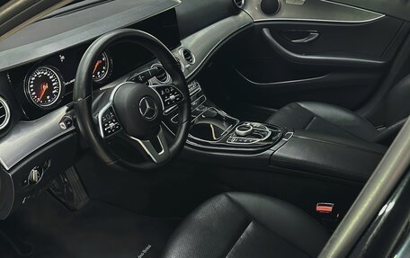 Mercedes-Benz E-Класс, 2020 год, 2 450 000 рублей, 23 фотография