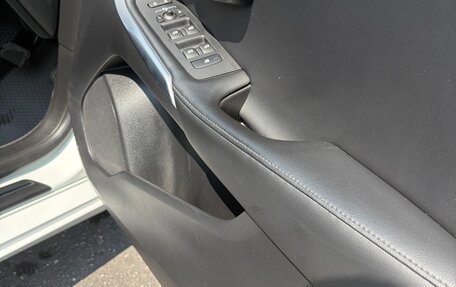 Volvo V40 II рестайлинг, 2014 год, 1 300 000 рублей, 23 фотография