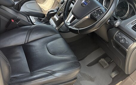 Volvo V40 II рестайлинг, 2014 год, 1 300 000 рублей, 22 фотография