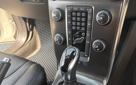 Volvo V40 II рестайлинг, 2014 год, 1 300 000 рублей, 25 фотография