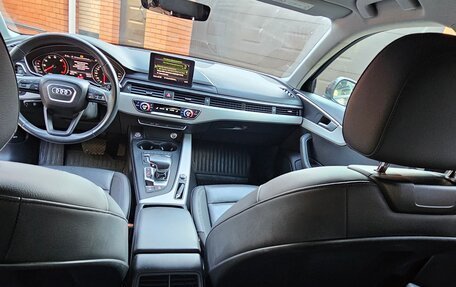 Audi A4, 2019 год, 1 990 000 рублей, 12 фотография