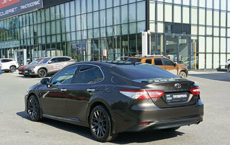 Toyota Camry, 2018 год, 2 350 000 рублей, 11 фотография