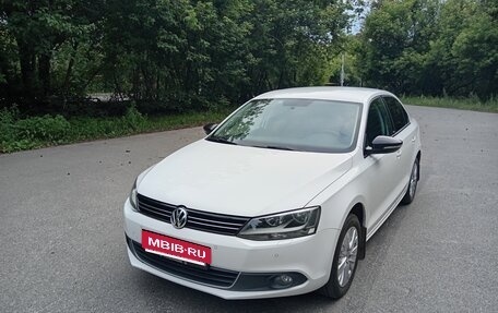 Volkswagen Jetta VI, 2014 год, 1 075 000 рублей, 3 фотография