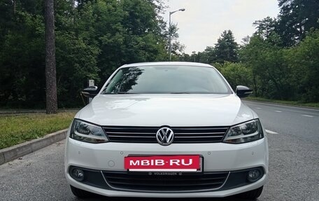 Volkswagen Jetta VI, 2014 год, 1 075 000 рублей, 20 фотография