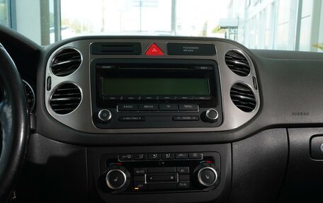 Volkswagen Tiguan I, 2010 год, 982 000 рублей, 18 фотография