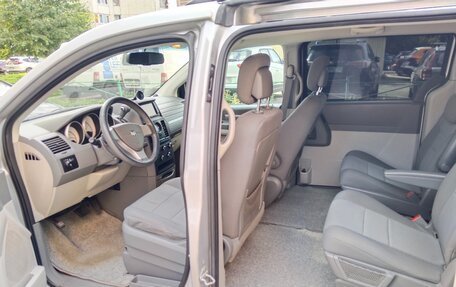 Dodge Caravan V, 2010 год, 975 000 рублей, 5 фотография