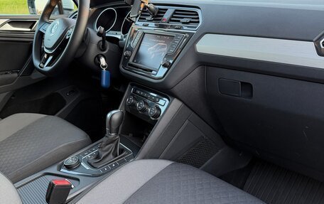 Volkswagen Tiguan II, 2017 год, 2 100 000 рублей, 28 фотография