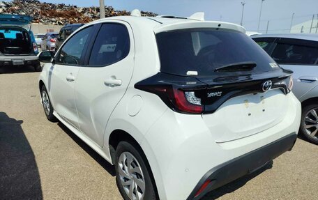 Toyota Yaris, 2021 год, 1 200 000 рублей, 3 фотография