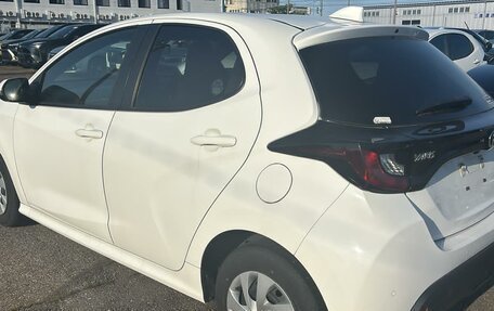 Toyota Yaris, 2021 год, 1 200 000 рублей, 12 фотография