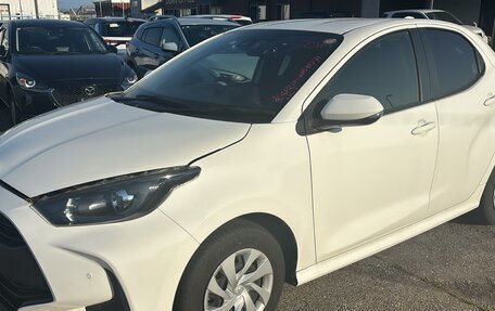 Toyota Yaris, 2021 год, 1 200 000 рублей, 11 фотография