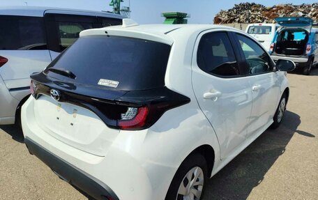Toyota Yaris, 2021 год, 1 200 000 рублей, 9 фотография