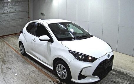 Toyota Yaris, 2021 год, 1 200 000 рублей, 15 фотография