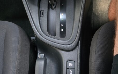 Toyota Yaris, 2021 год, 1 200 000 рублей, 23 фотография