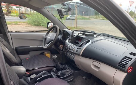Mitsubishi L200 IV рестайлинг, 2013 год, 1 500 000 рублей, 5 фотография