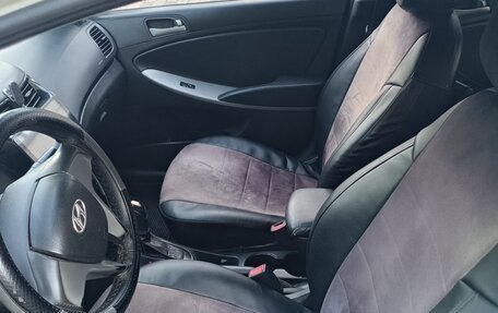 Hyundai Solaris II рестайлинг, 2015 год, 600 001 рублей, 8 фотография