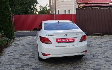 Hyundai Solaris II рестайлинг, 2015 год, 600 001 рублей, 5 фотография